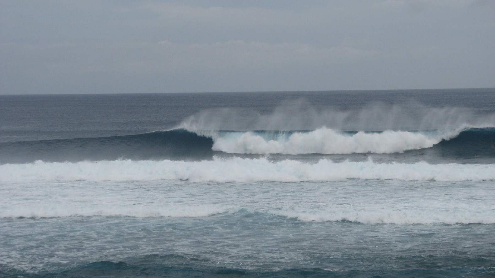 seedicksurf.com - Maui Daily Surf shots and the Maui surf report!!